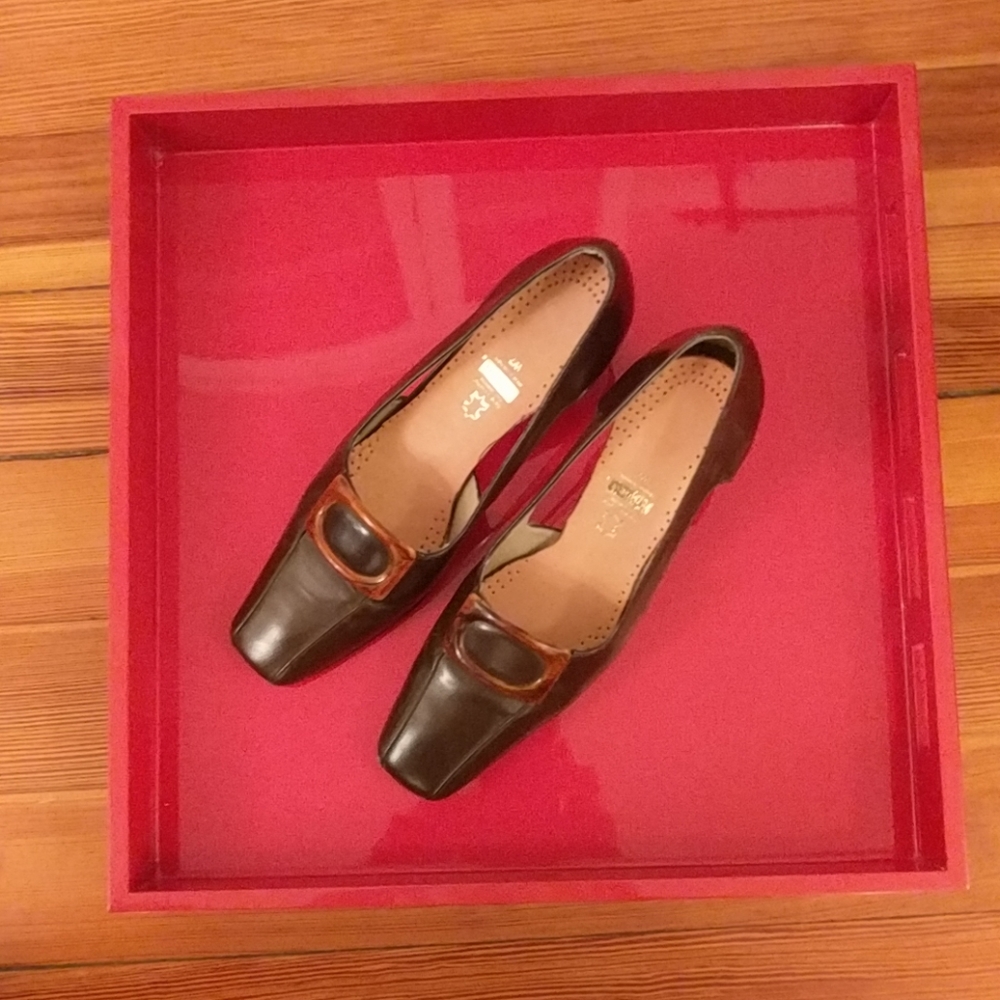 Brown Leather Heels w/ Tortoiseshell Buckle